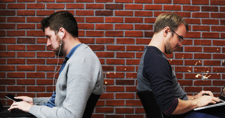 disengaged-employees-two-men